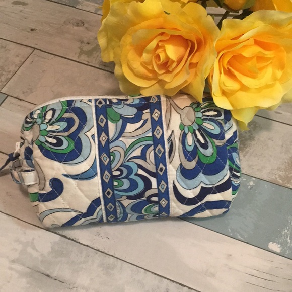 Vera Bradley Handbags - Vera Bradley Cosmetics Travel Bag